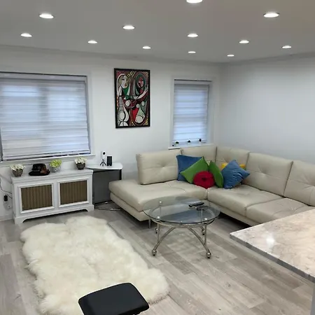 Renovated Jacuzzi Tub Home Nyc-Lga-Jfk Washer-Dryer